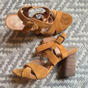 Fashion wedge heels with buckle